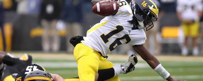 Over 300 former Michigan football players join lawsuit against NCAA, Big Ten