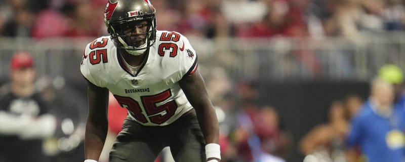 Buccaneers CB Jamel Dean carted off with lower back injury vs. Lions