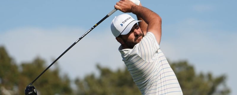Farmers Insurance Open leader Stephan Jaeger caught on camera taking bathroom break steps away from tee box