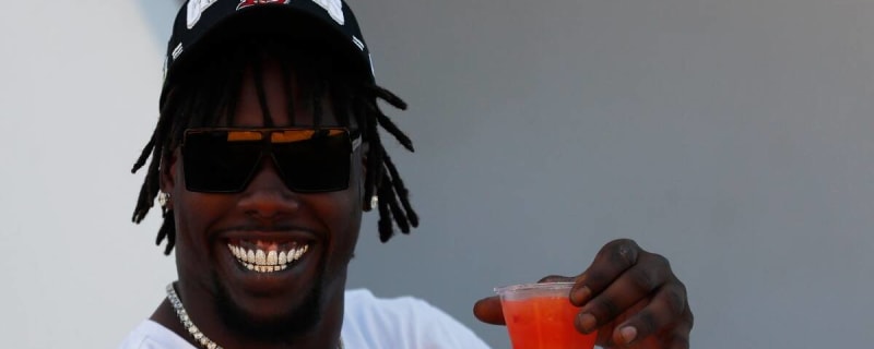 Miami Dolphins to sign Jason Pierre-Paul