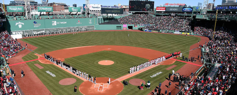 Line Drive Gets Stuck Inside Green Monster Light Bulb During Red Sox-Royals  Game - Fastball