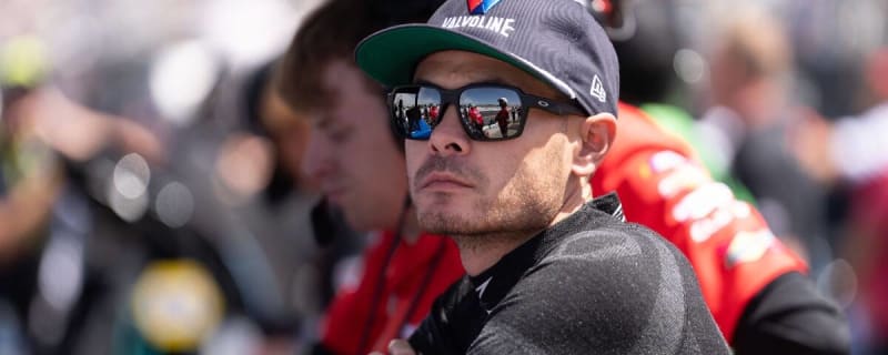 Kyle Larson makes practice laps in heavy fog for Turkey Night Grand Prix at Ventura