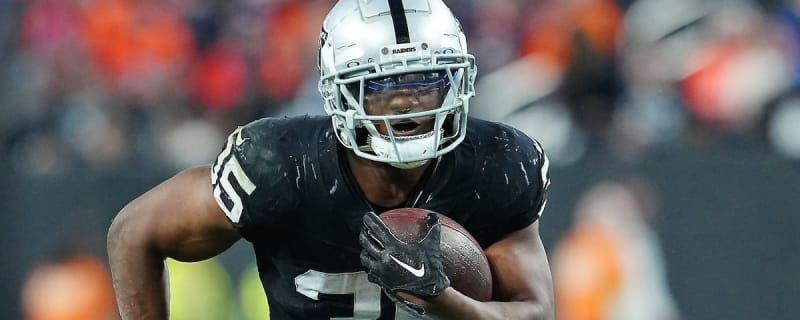 Zamir White shows off massive physique in Las Vegas Raiders weight room