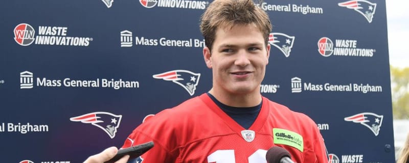 Drake Maye conducted free camp for Hawaii high school football athletes