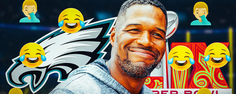 Michael Strahan roasts Eagles fan for spelling gaffe during Super Bowl pregame