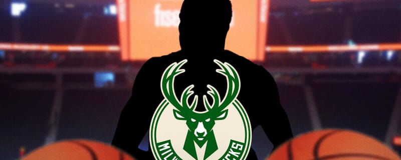 Bucks agree to contract with ex-Blazers center