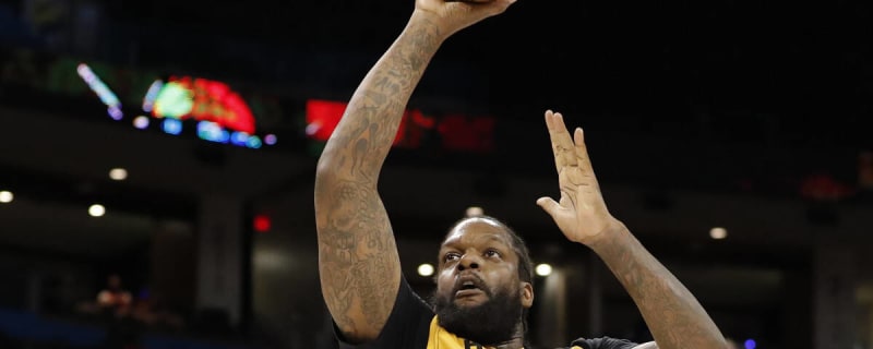 Eddy Curry recalls wild Kendall Gill-Tyson Chandler fight in midst of Bulls practice: "Gill did this weird move"