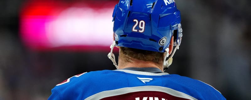 Nathan MacKinnon ties Joe Sakic for Avalanche franchise record
