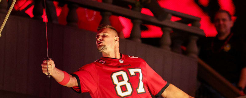 Rob Gronkowski sounds off on transfer portal ‘chaos’ right before bowl games