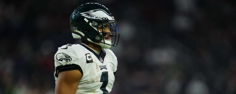 Jalen Hurts gifted Eagles O-linemen Louis Vuitton bags for
