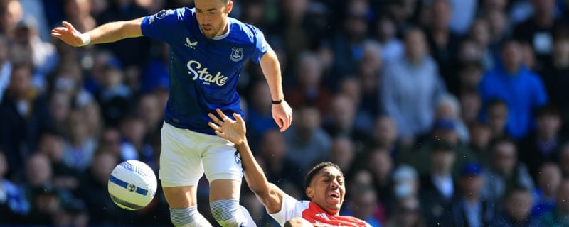 Roy Keane expects Everton to put up a fight against Arsenal 
