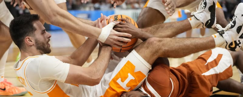 Santiago Vescovi breaks a school record at the perfect time for the Tennessee Vols