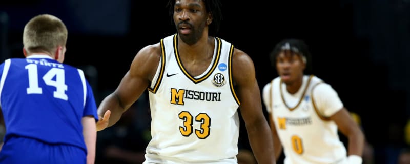 Mizzou Center Enters Transfer Portal Seeking Extra Year of Eligibility