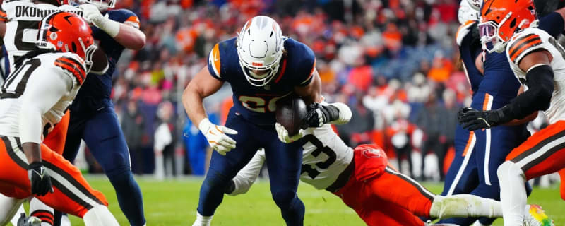 Broncos Re-Sign Starting Fullback