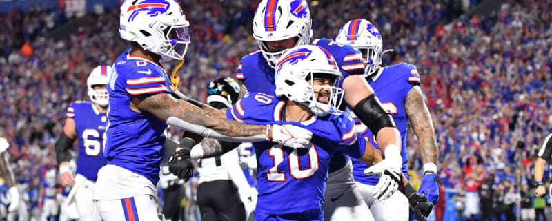 Bills&#39; Receiver Room &#39;Gelling Together&#39; At Training Camp