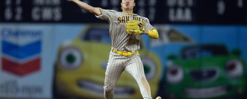 Padres' Kim Ha-seong pushes hitting streak to 15, steals career