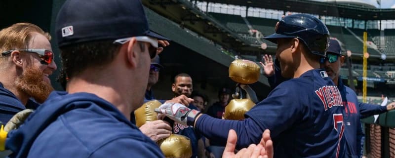 Daisuke Matsuzaka surprised by Ichiro during retirement ceremony