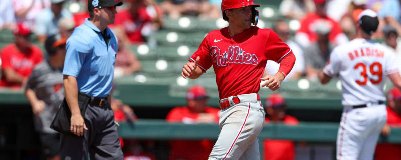 Scott Kingery of the Philadelphia Phillies warms up in a Chicks