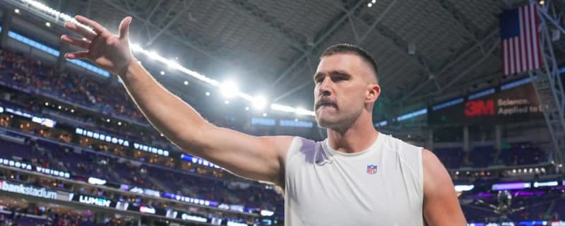 Travis Kelce, Jason Kelce Share Emotional Embrace With Mom On Field At  Super Bowl