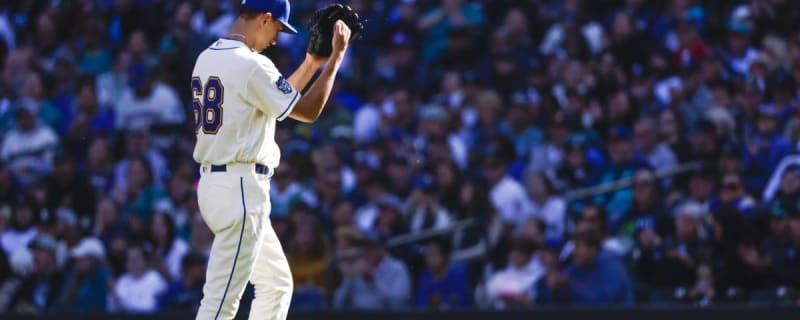 Fan hits George Kirby with baseball during Mariners-Astros game