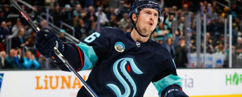 Mammoth sign Kailer Yamamoto to one-year, two-way contract