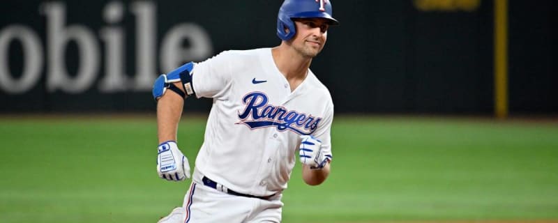 Nathaniel Lowe's 3-run homer helps Rangers over A's 10-3