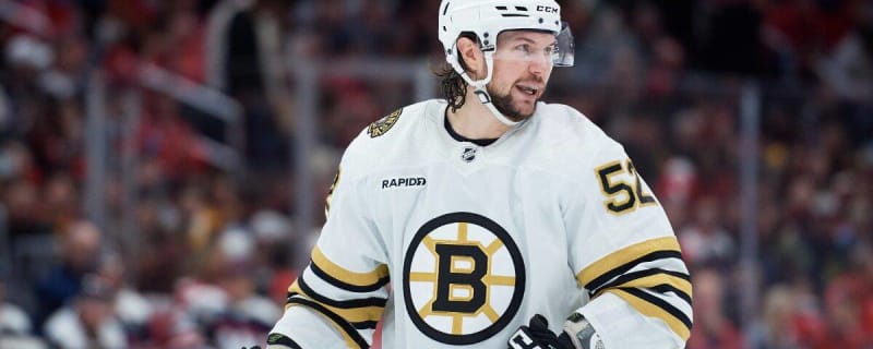 Bruins’ Andrew Peeke leaves game against Maple Leafs with upper-body injury