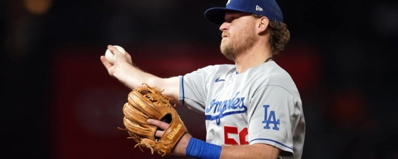 Former Dodgers Infielder Re-Signs With Hanshin Tigers in Japan