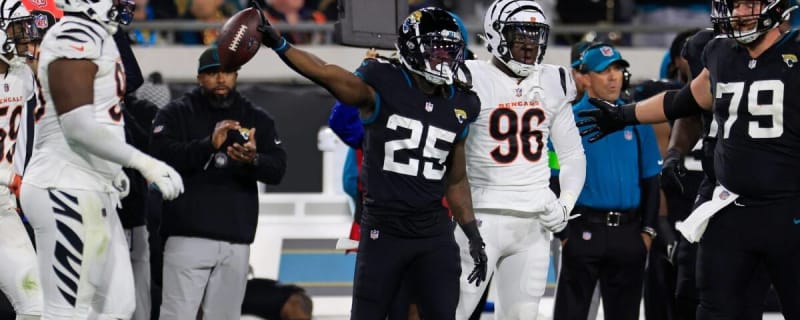 Report: Jaguars Re-Sign Veteran RB D'Ernest Johnson