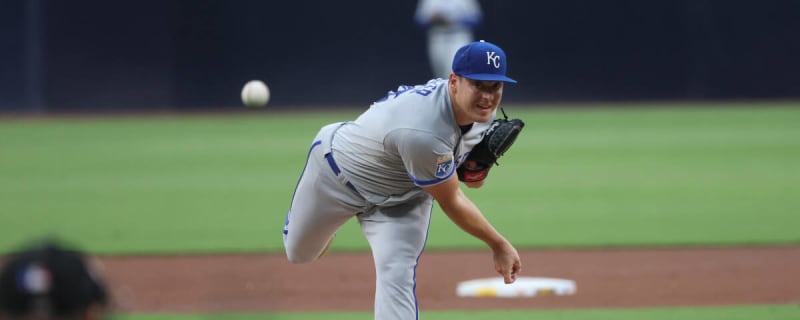 Chicago White Sox Sign Former Kansas City Royals Pitcher to Minor League Deal