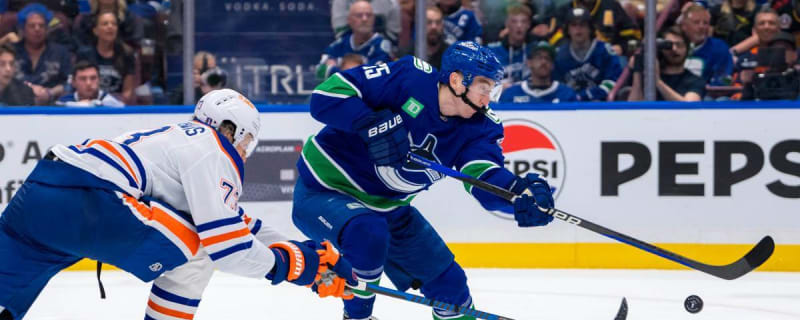 Report: Canucks’ Mikheyev is ‘banged up,’ not a healthy scratch for Game 5