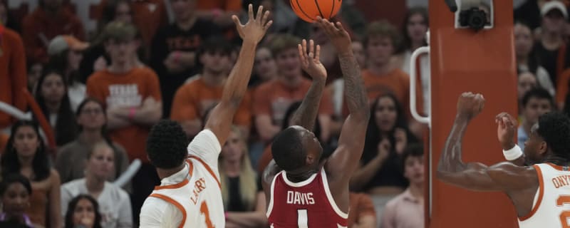Johnell Davis Leading Arkansas&#39; Resurgence