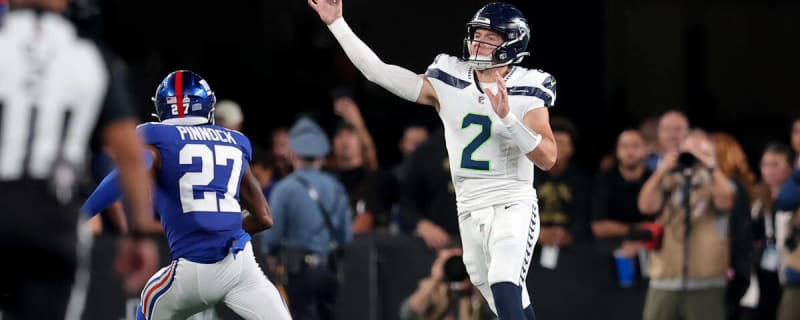 Geno Smith, Drew Lock, Tre Brown lead Seahawks over Dallas