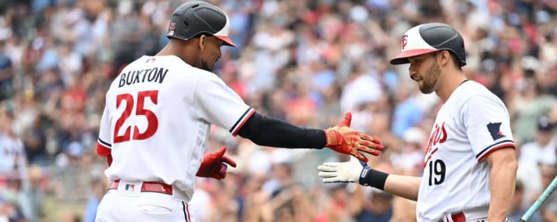 Twins OF Byron Buxton's highlight catch starts first 8-5 triple play in  recorded MLB history