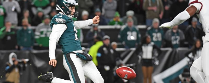 Unknown Jets Ex Turning Heads With Eagles