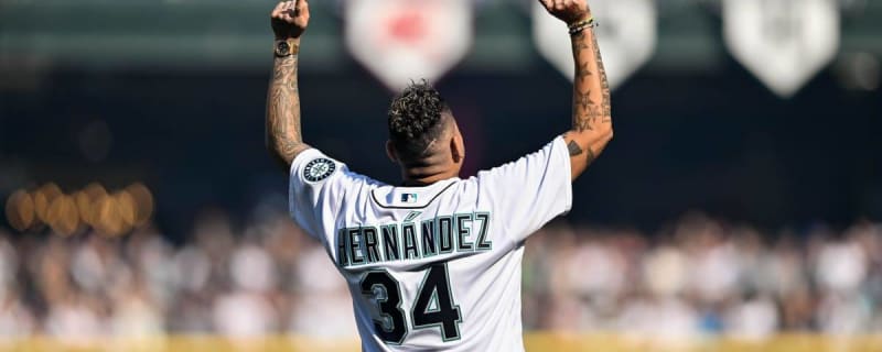 Mariners legend Felix Hernandez throws out first pitch ahead of