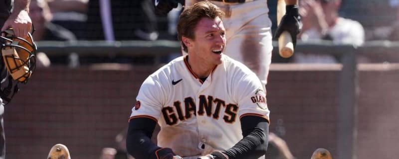 Giants' Sean Hjelle ties record for MLB's tallest pitcher as 6