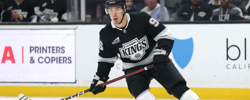 Los Angeles Kings Sign Andrei Kuzmenko to 1-Year Contract