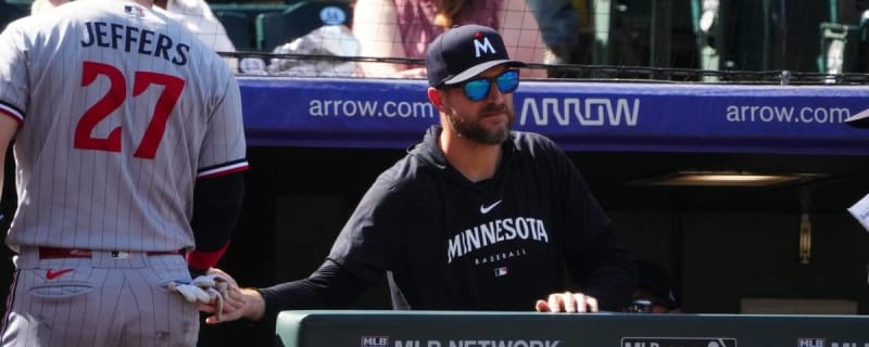 MLB fans react to Twins legend Johan Santana throwing out first pitch in a  Pablo Lopez jersey - All the baseball feels