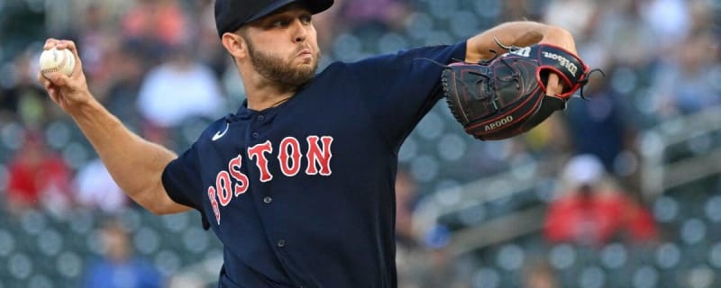 Red Sox split doubleheader with MLB-best Rays at Fenway