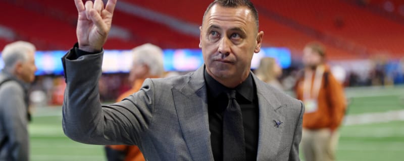 Longhorns reportedly steal an up-and-coming defensive assistant coach from the Buckeyes