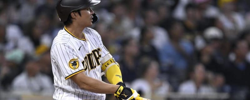 Padres' Kim Ha-seong pushes hitting streak to 15, steals career