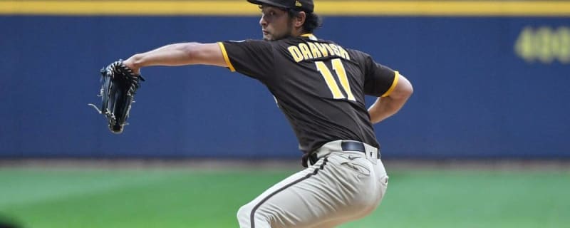 MLB: Padres ace Yu Darvish (8-9) took the loss in the second game