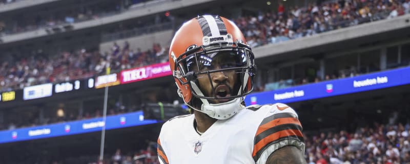 The Chargers should sign this defender before training camp