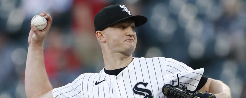 White Sox make pitching swap, move right-hander to bullpen