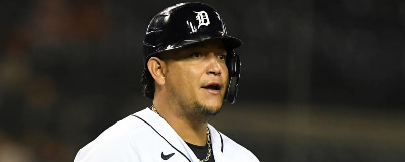 Doing the math tells us Detroit Tigers' Miguel Cabrera weighed 285-290  pounds last year 