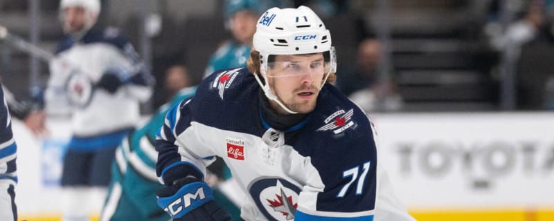 Jets recall winger from minor leagues