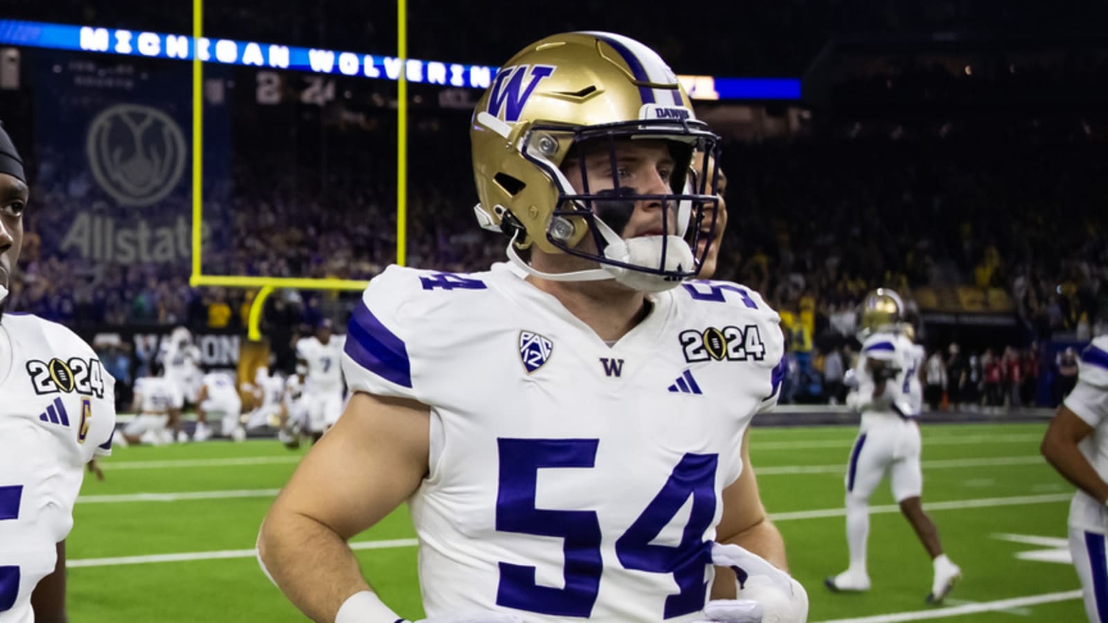 Washington LB's announcement reminds fans of CFB's volatility