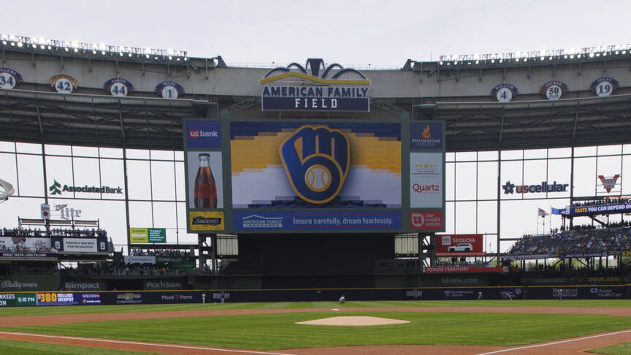 Brewers, White Sox Latest MLB Teams to Threaten to Relocate - Stadium