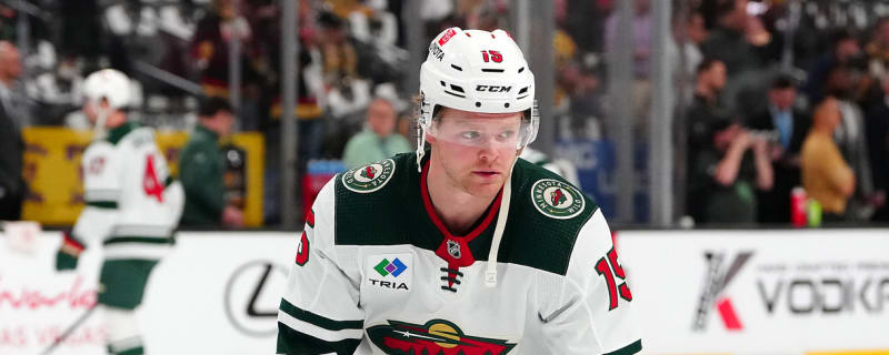 Winnipeg Jets sign forward, defenseman to one-year deals